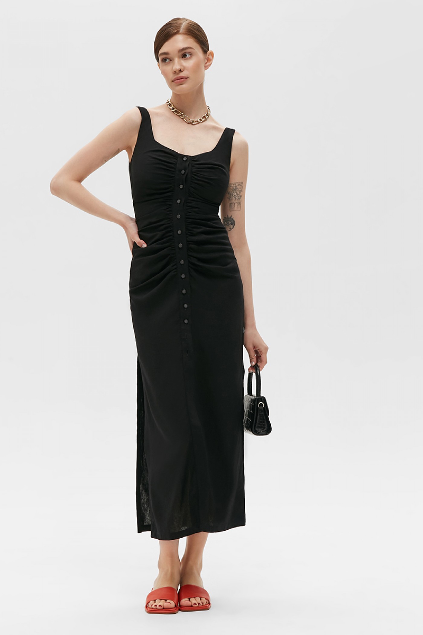 картинка Платье со сборкой черное 