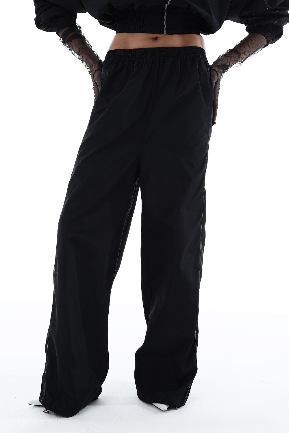 изображение Объемные брюки черные